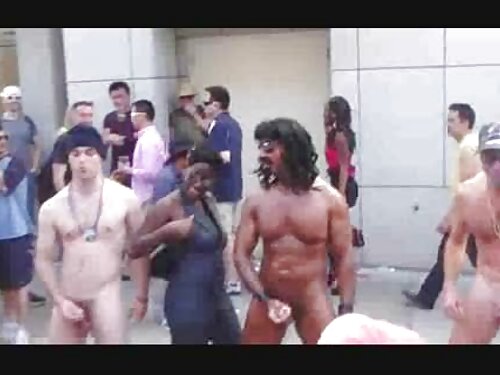 Giovane pulcino vici ...