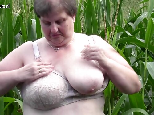 Slut ama succhiare c ...