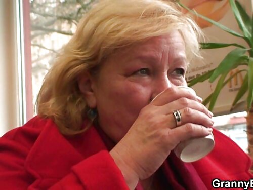 Flat-torso slut vide ...