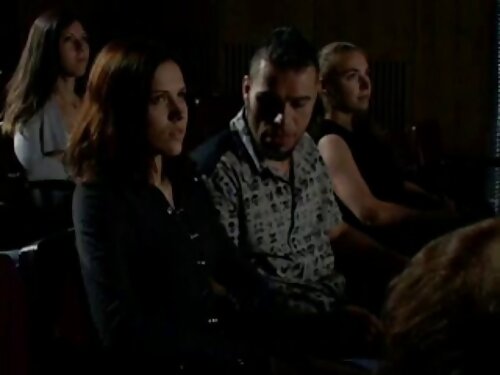 Un giovane pulcino c ...