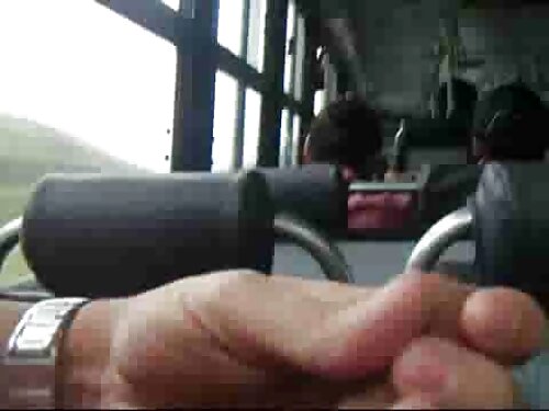 Un ragazzo con porno ...